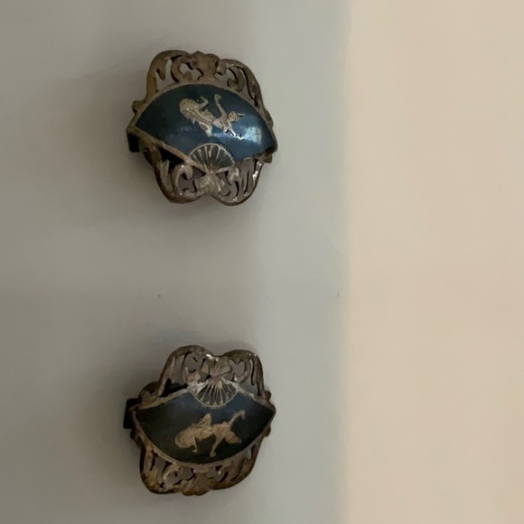 Vintage Thai Clip on Earrings - Picture 5 of 5